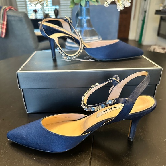 Nina Tucker Crystal Dress Pump, New Navy Luster Satin Size 6.5 6 1/2 - Picture 3 of 9
